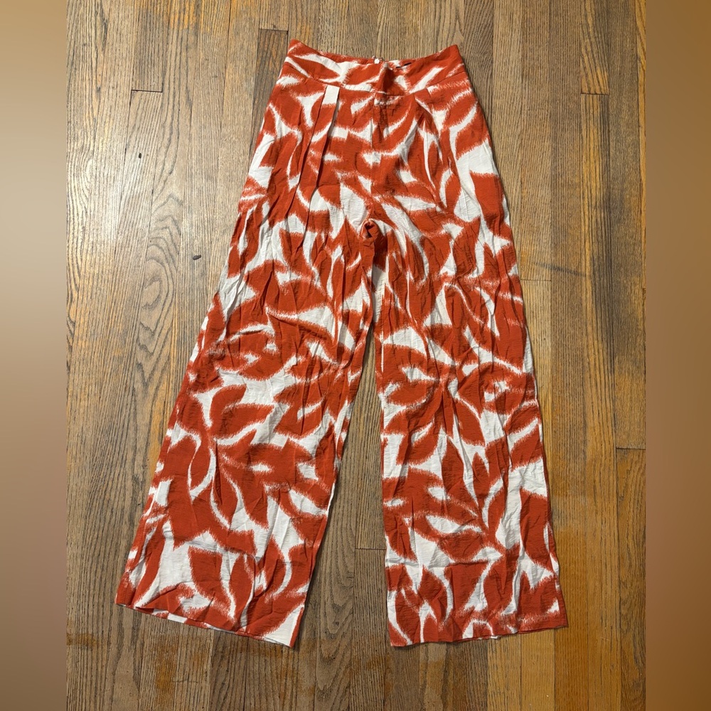 Banana Republic Pleated Wide Leg Leaf Print Pants - Picture 2 of 9